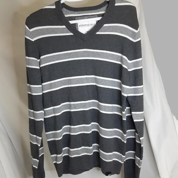 Aeropostale V-Neck Sweater Mens Size Medium Gray Striped - Picture 2 of 4